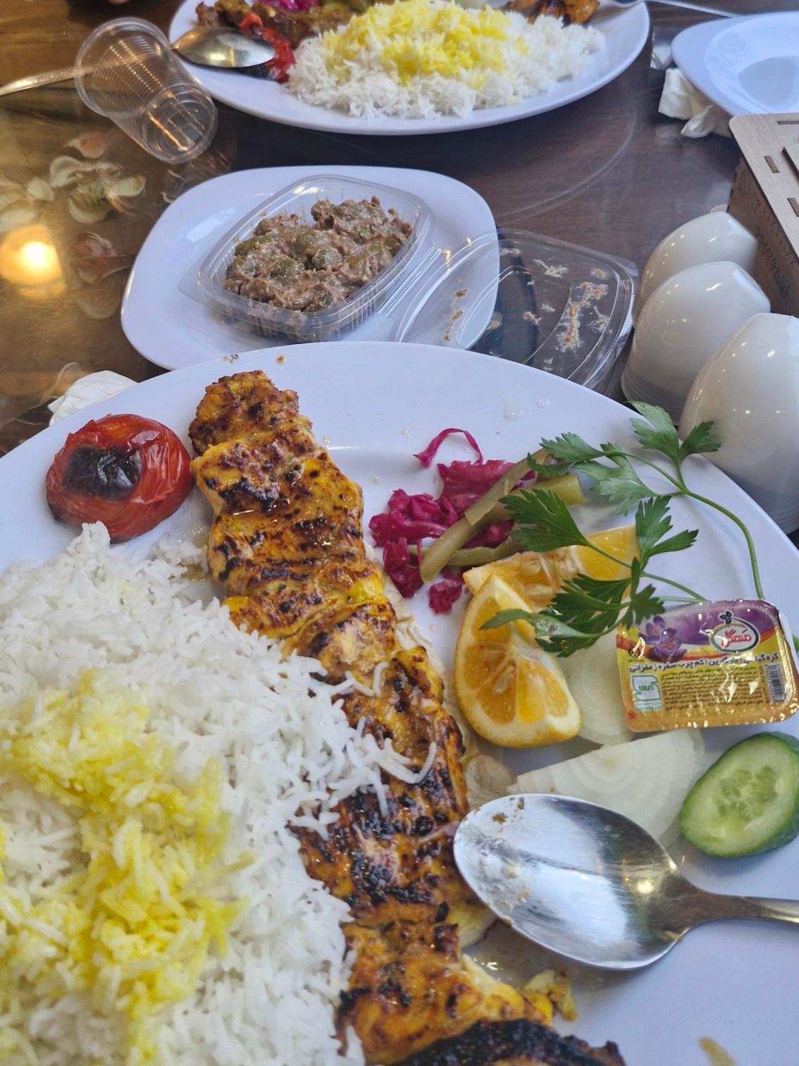 عکس رستوران طلایی شمال