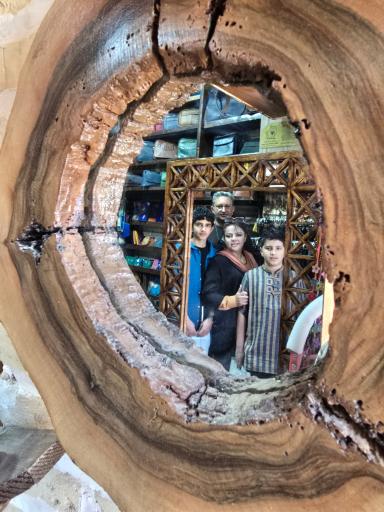 عکس فروشگاه چرم گادیش