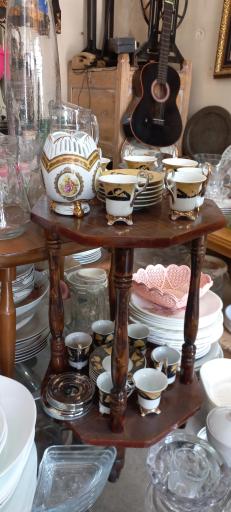 عکس سمساری و آنتیک فروشی قنبری