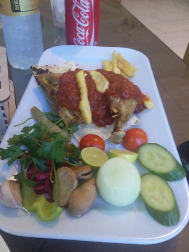 عکس رستوران طلایی شمال