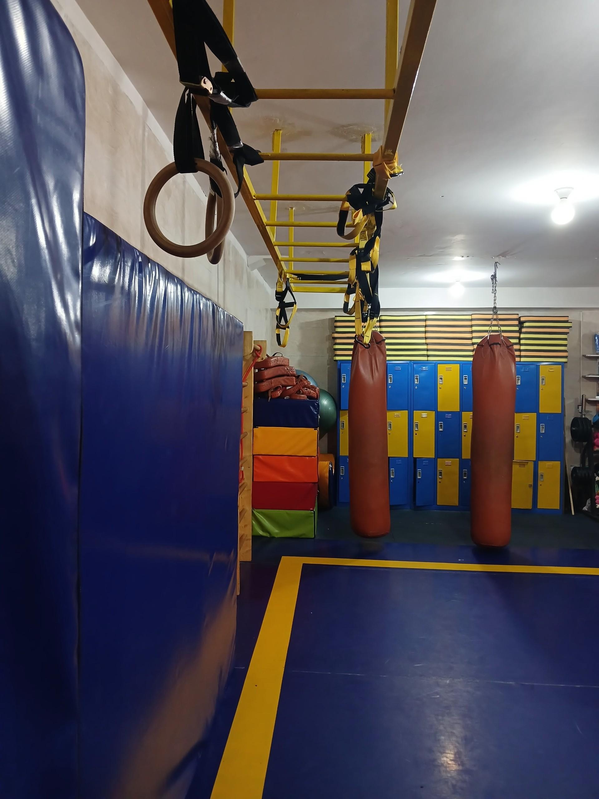 عکس باشگاه ورزشی مبارز