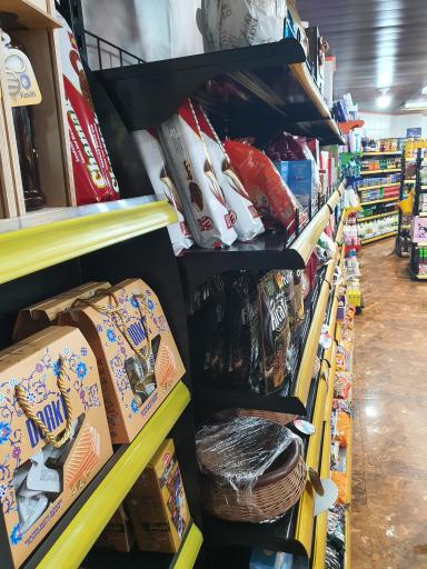 عکس سوپر مارکت نوشا