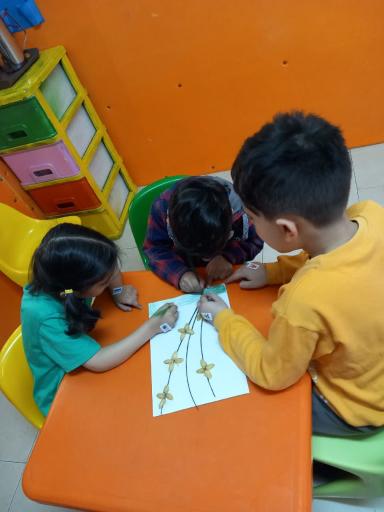 عکس پیش دبستانی و مهد کودک شادی و خنده