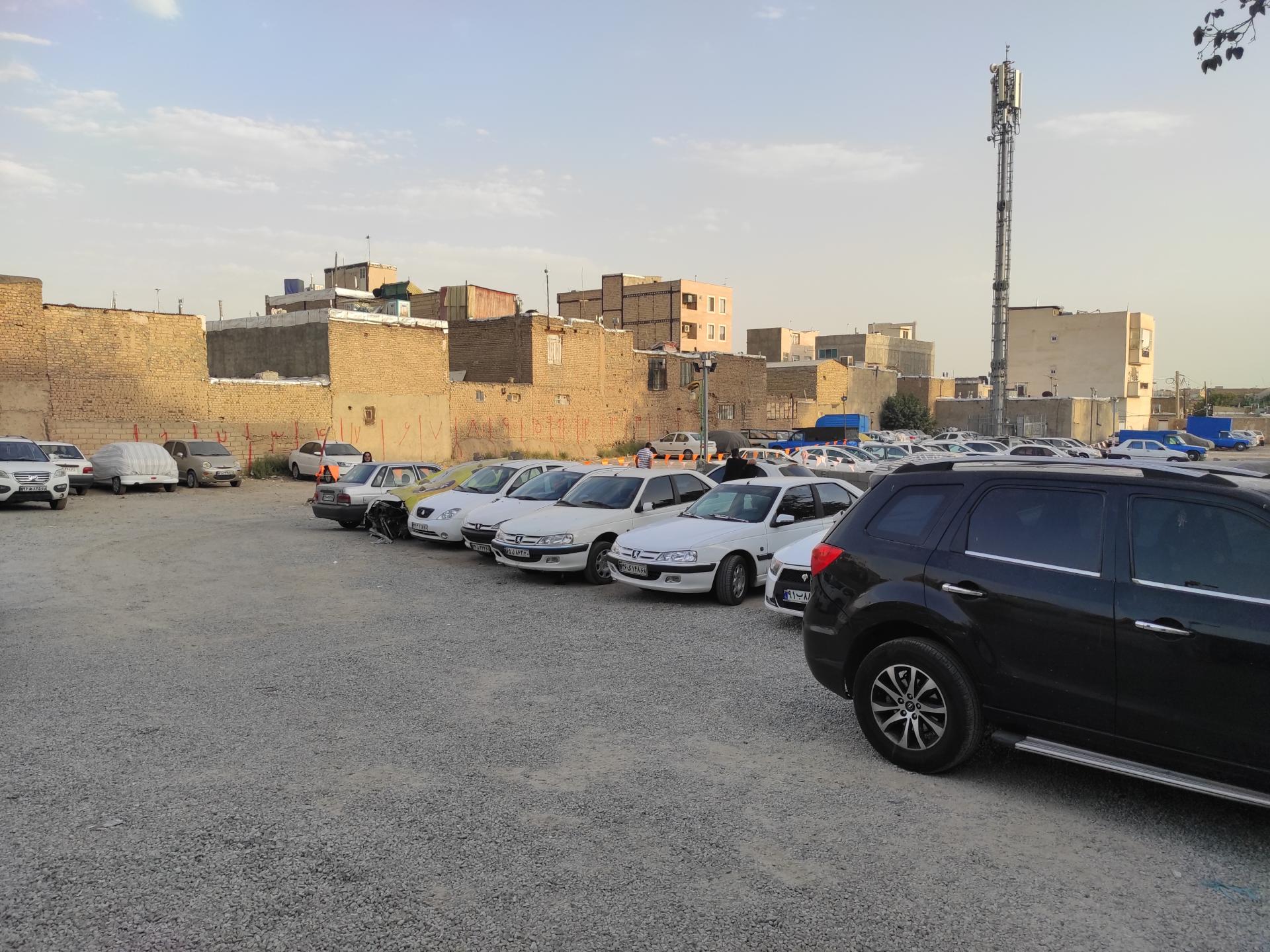 عکس پارکینگ شبانه روزی فجر