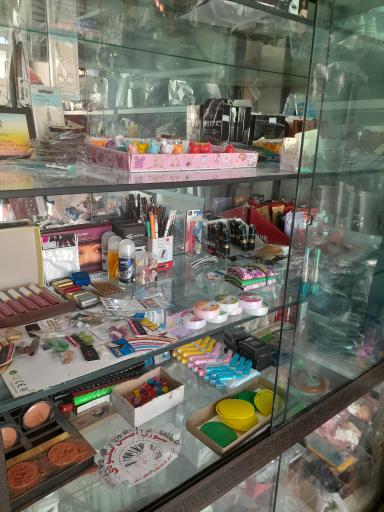 عکس فروشگاه تبسم