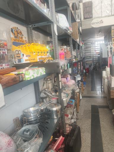 عکس فروشگاه زیبا پلاستیک