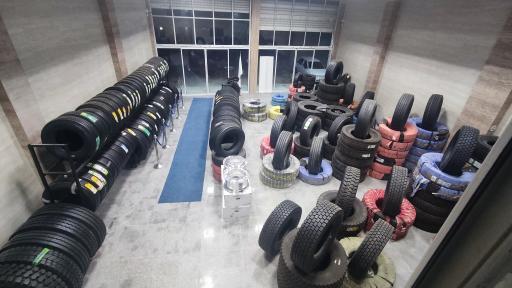 عکس کاران تایر (شعبه شیروان)