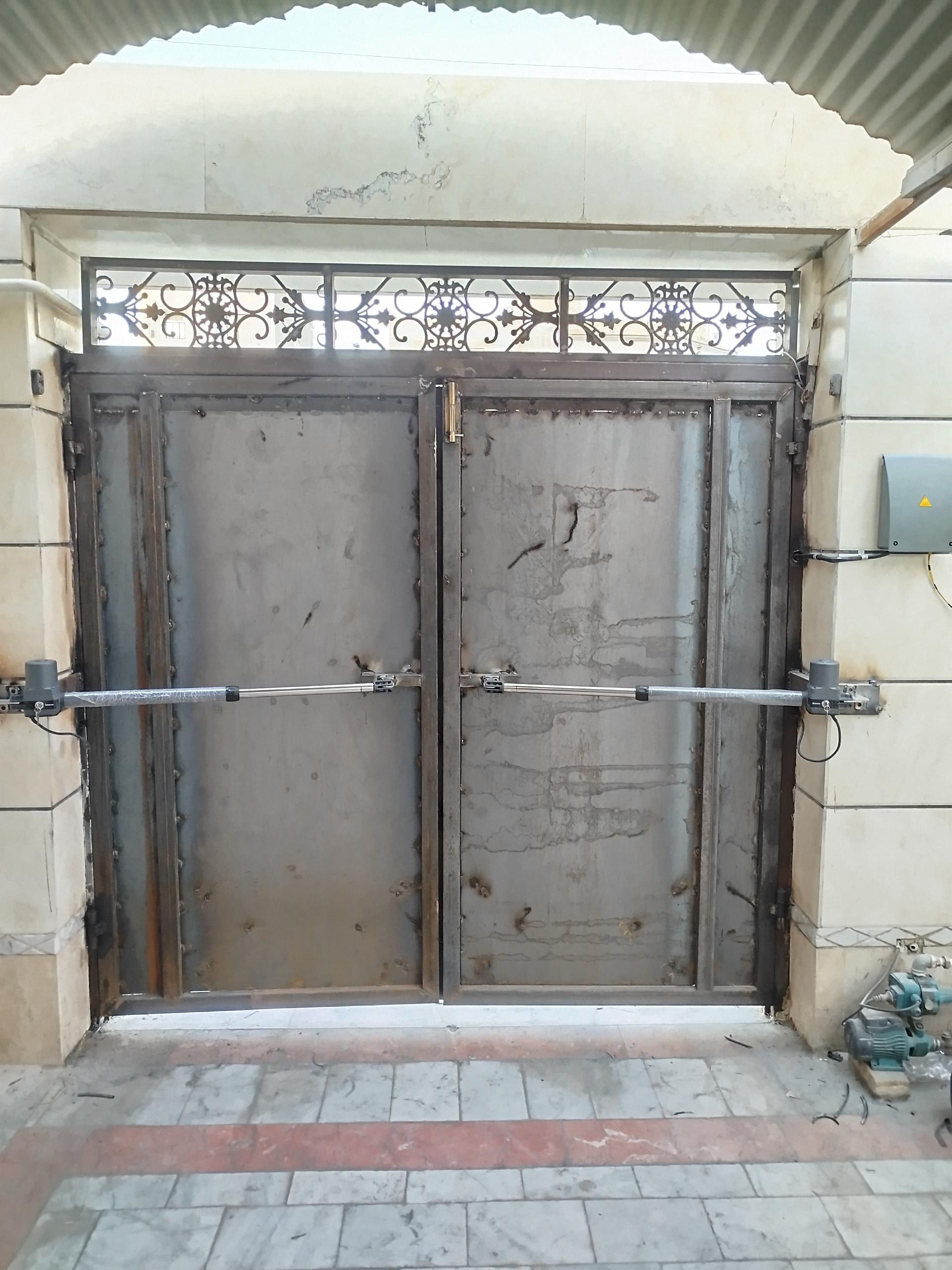 عکس فروشگاه درب برقی طاهری