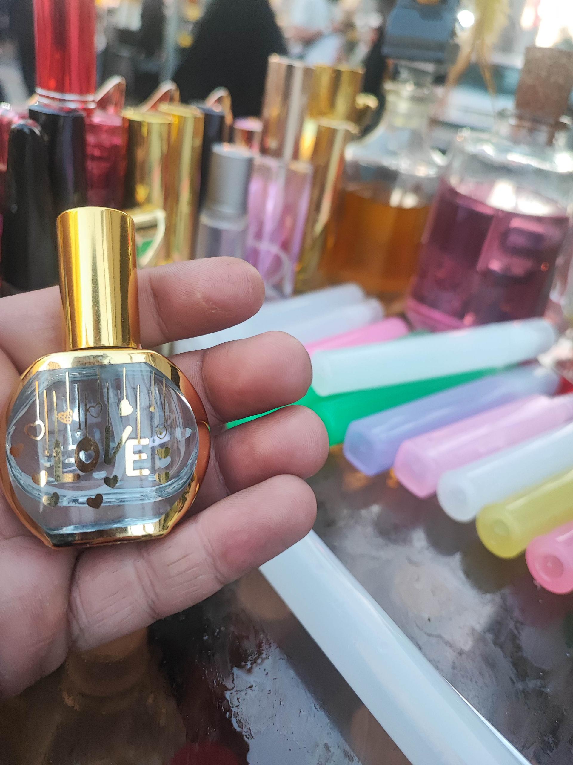 عکس عطر فروشی