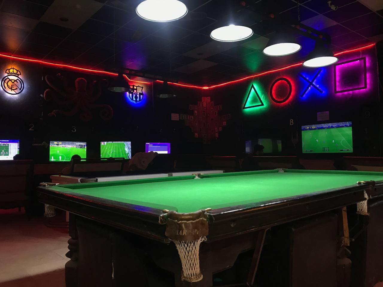عکس گیم سنتر و کافه و بیلیارد