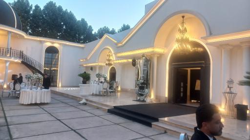 عکس باغ تالار عمارت رز