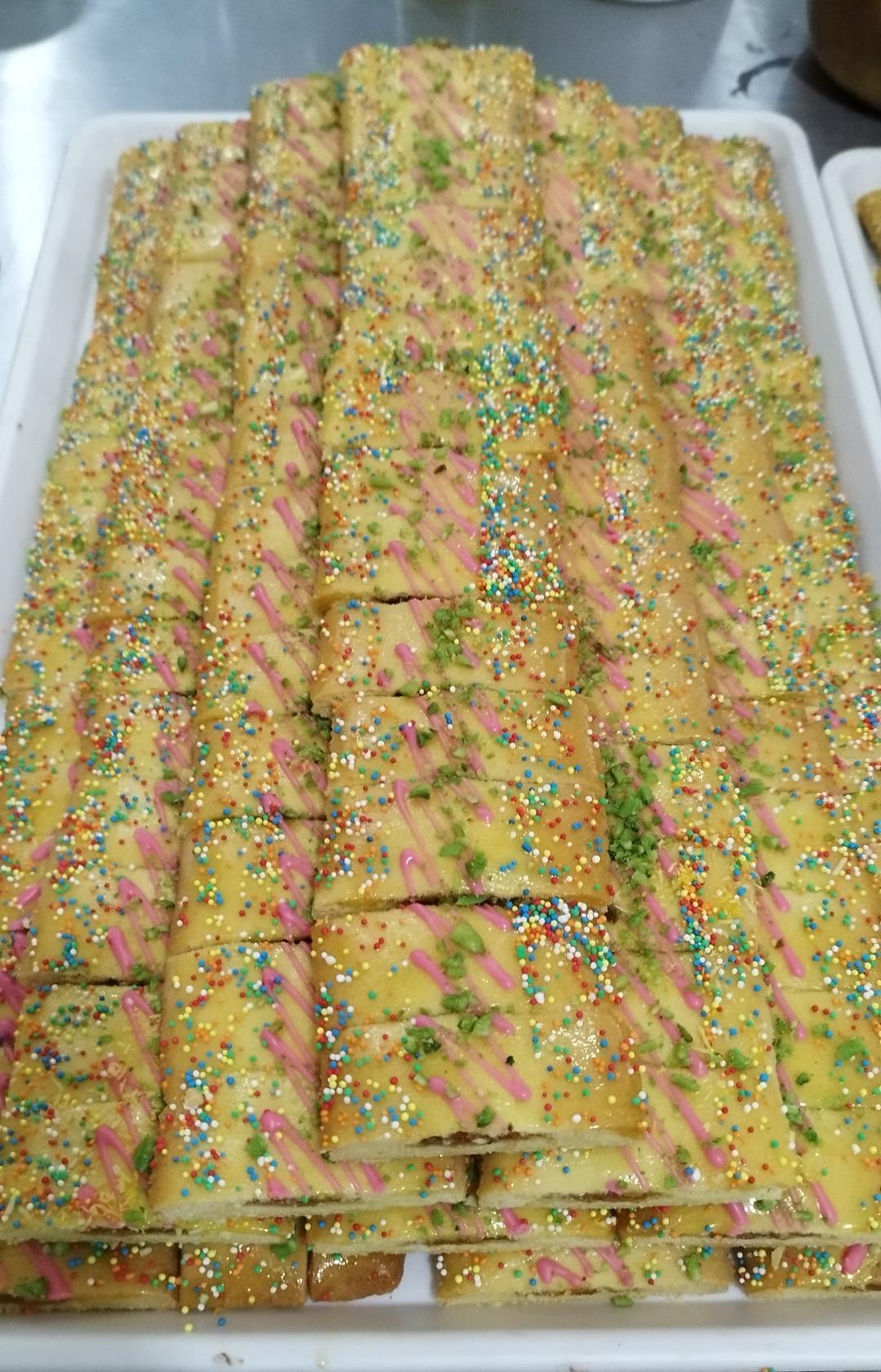 عکس کارگاه قنادی و شیرینی نوتلا