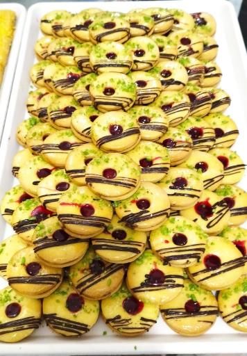 عکس کارگاه قنادی و شیرینی نوتلا