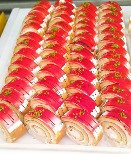 عکس کارگاه قنادی و شیرینی نوتلا