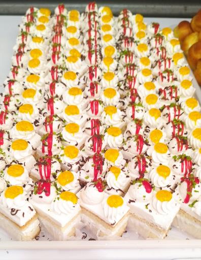 عکس کارگاه قنادی و شیرینی نوتلا