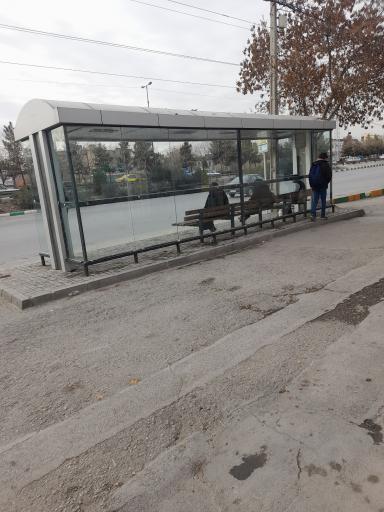 عکس ایستگاه اتوبوس ابتدای پنجتن
