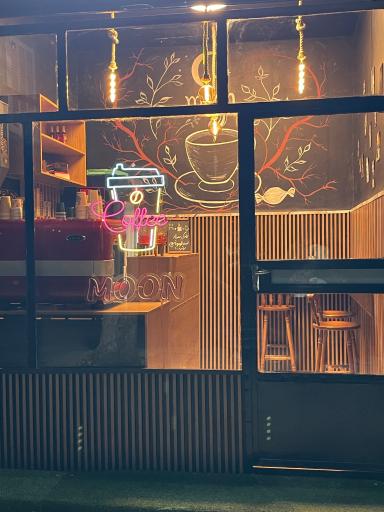 عکس کافه مون