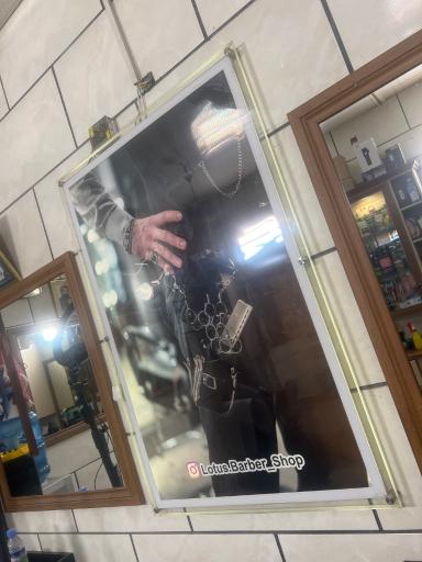 عکس آرایشگاه مردانه لوتوس