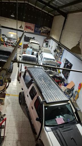 عکس تعمیرگاه ای ۲ اینجینیر