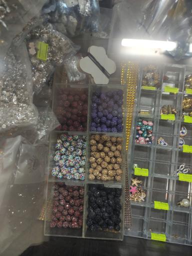 عکس فروشگاه خرازی نگاه