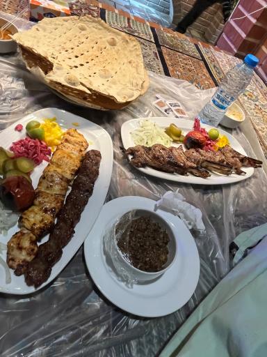 عکس رستوران دهکده فرحزاد