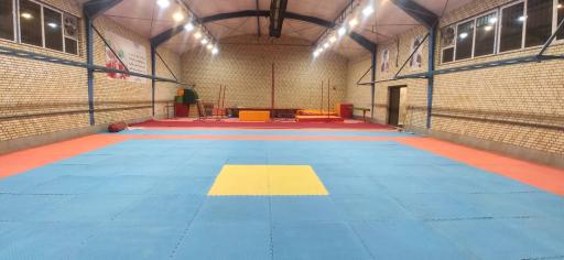 عکس باشگاه ژیمناستیک و پارکور پرواز