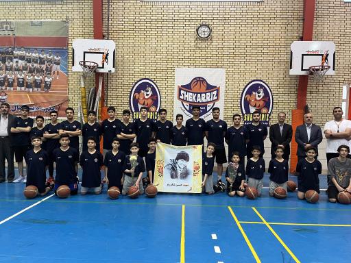 عکس سالن ورزشی شهید حسین شکرریز