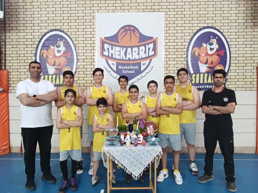 عکس سالن ورزشی شهید حسین شکرریز