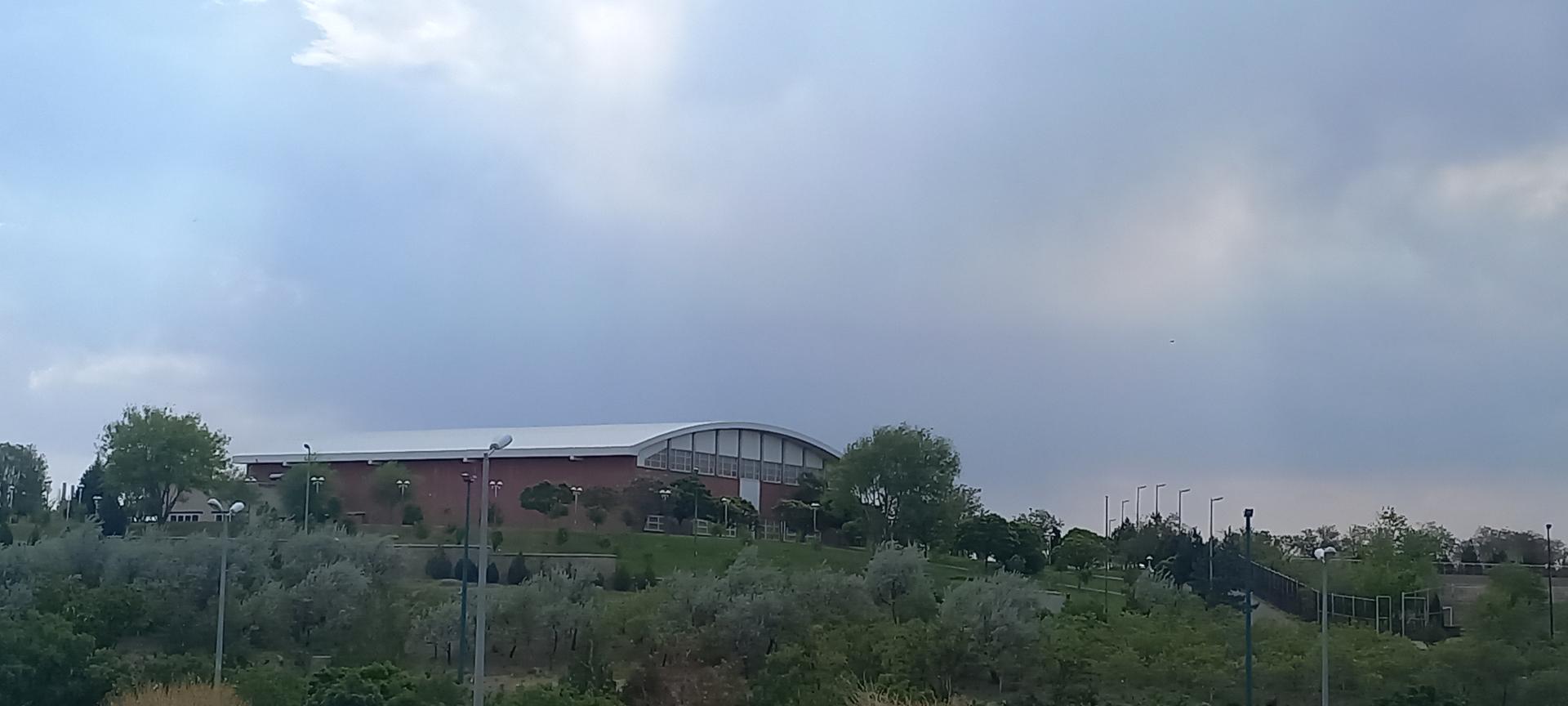 عکس سالن ورزشی چند منظوره دانشگاه صنعتی تبریز