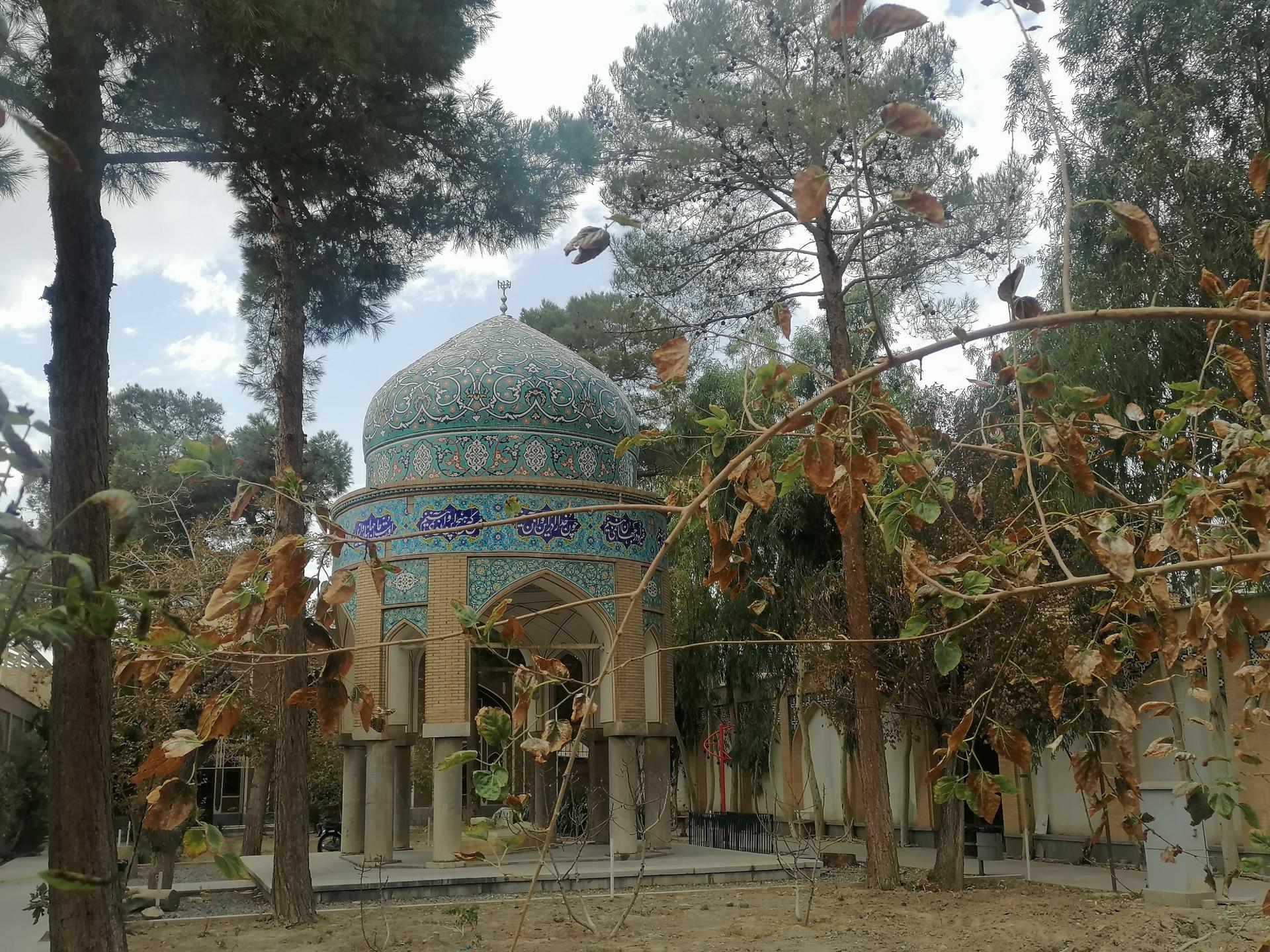 عکس آرامگاه واله اصفهانی ( شاعر) 