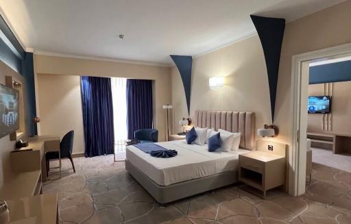 عکس هتل آسمان رویال