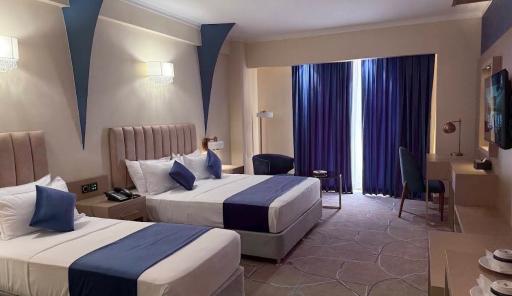 عکس هتل آسمان رویال