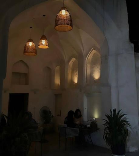 عکس کافه حیاط، پلاک هفت