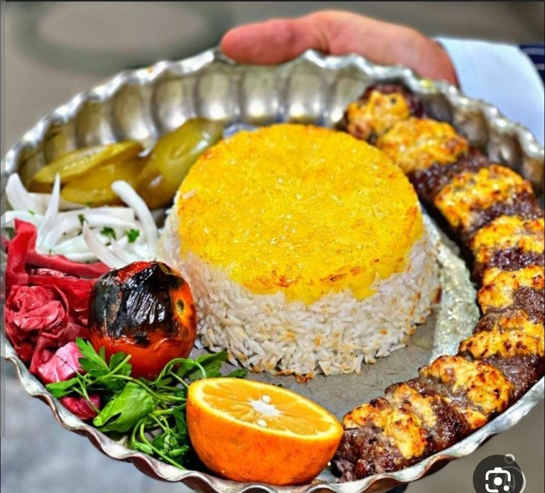 عکس تهیه غذای خان بابا
