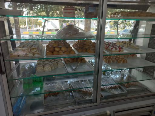 عکس شیرینی و بستنی رضا شعبه۲