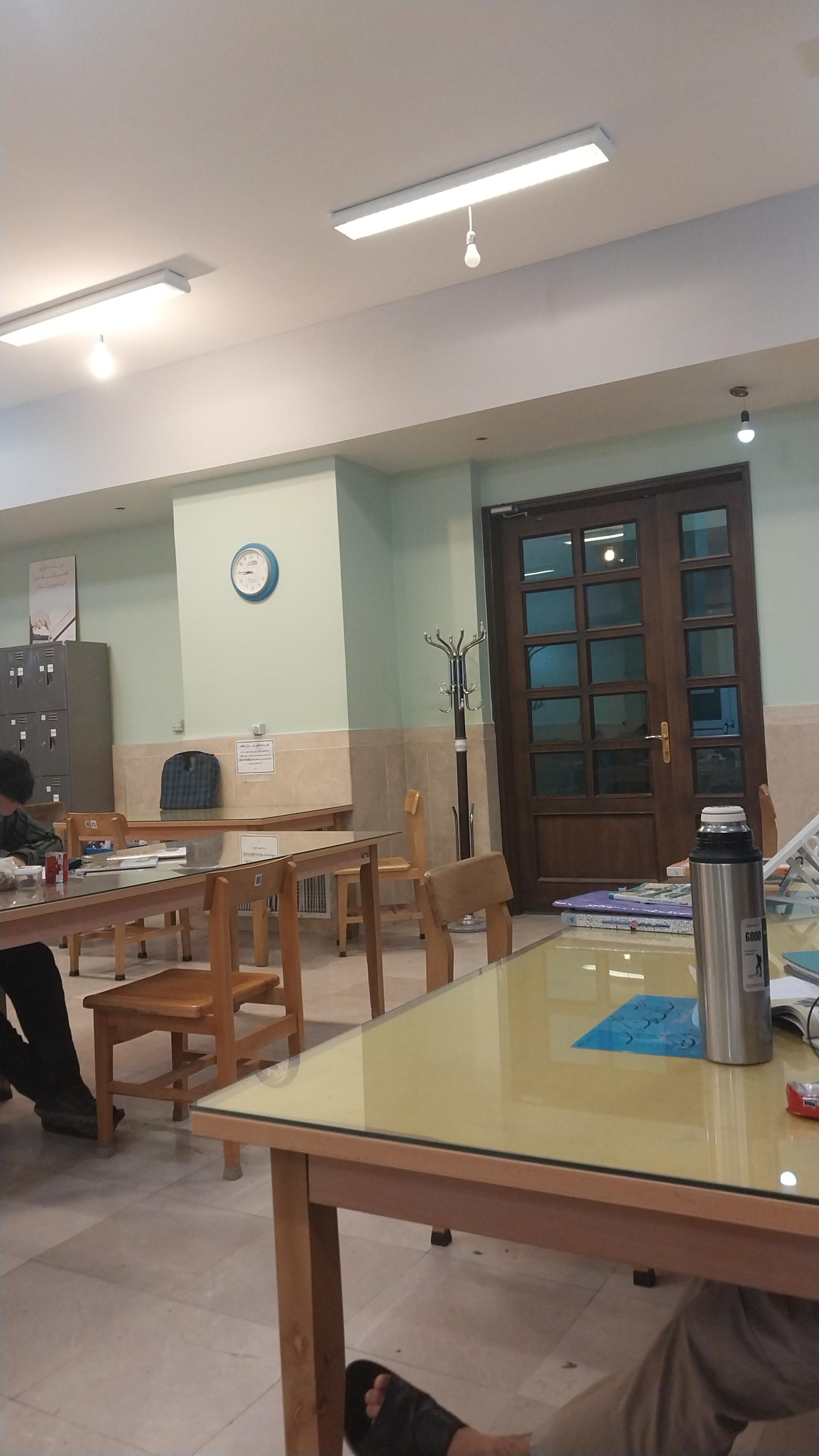 عکس کتابخانه بانو صفارزاده