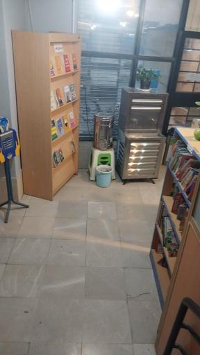 عکس کتابخانه بانو صفارزاده