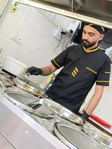 عکس فلافل و سمبوسه اهوازی یه دوی