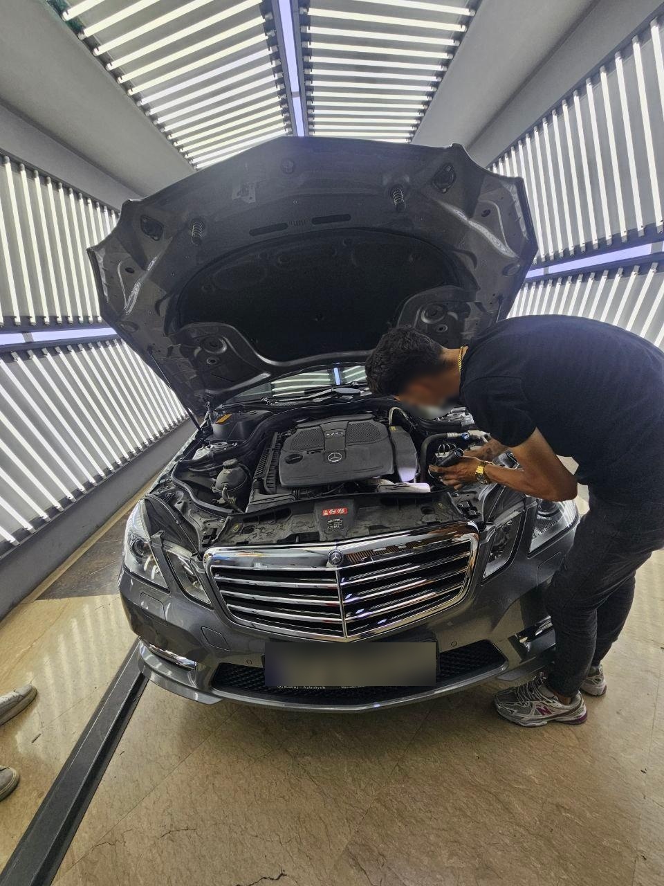 عکس مرکز کارشناسی و تشخیص رنگ اتومبیل حضرتی