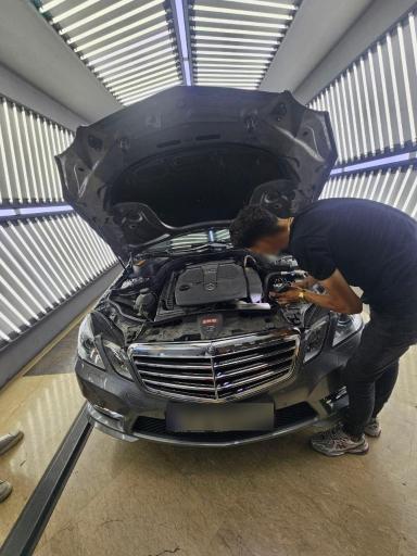 عکس مرکز کارشناسی و تشخیص رنگ اتومبیل حضرتی