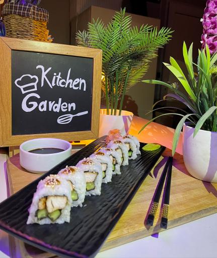 عکس گاردن غذای آسیایی و فرنگی