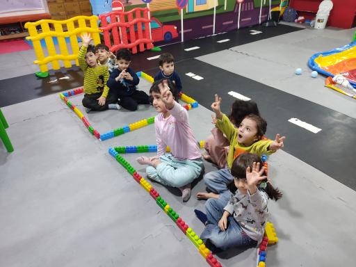 عکس مهدکودک و پیش دبستانی اندیشه