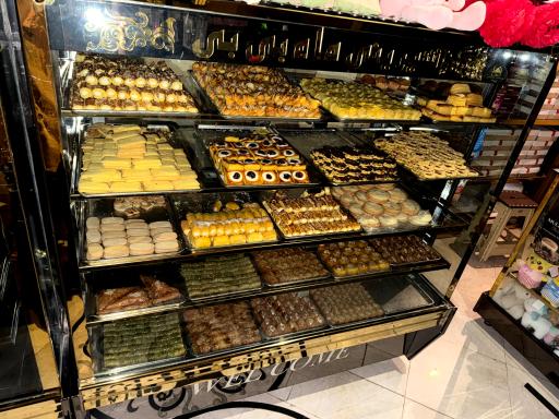 عکس شیرینی ماه بی بی