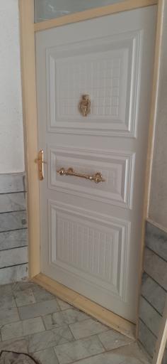 عکس درب چوبی صداقت علی یاری