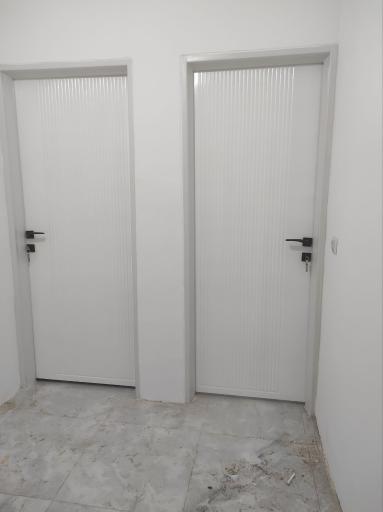 عکس درب چوبی صداقت علی یاری