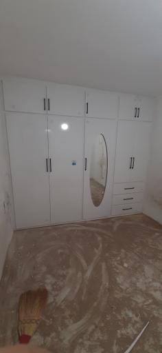 عکس درب چوبی صداقت علی یاری