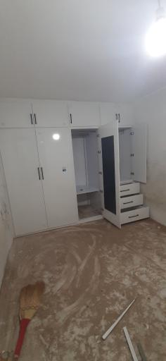 عکس درب چوبی صداقت علی یاری