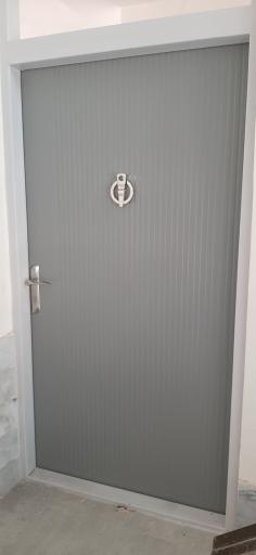 عکس درب چوبی صداقت علی یاری