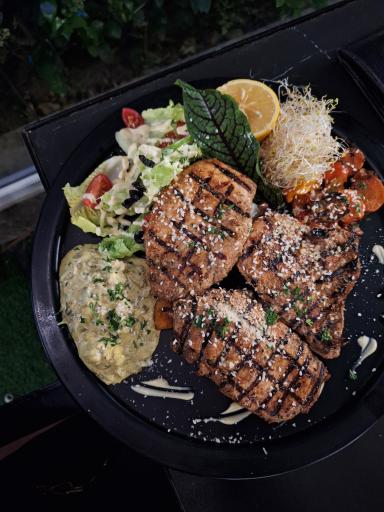 عکس پیتزا توکا