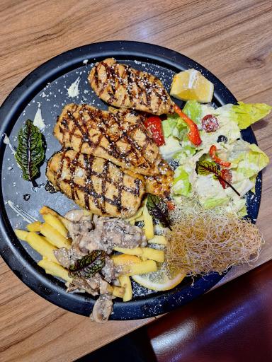 عکس پیتزا توکا